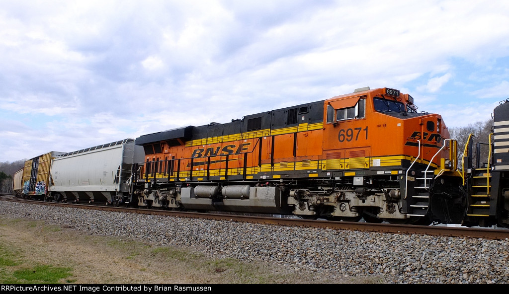 BNSF 6971 on NS